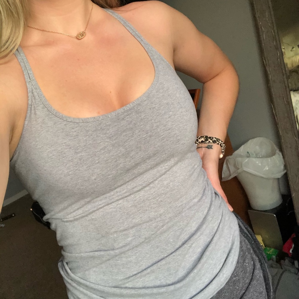 Lululemon tank